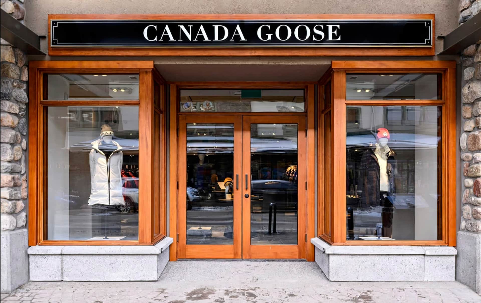 Canada Goose, Banff - Cascade Shops Canada Goose, Banff - Cascade Shops